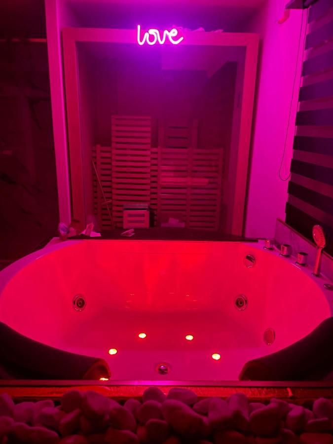 L'Aurore Suite De Charme, Clim Jacuzzi, Sauna, Piscine Chauffee Cuisine... Carpentras Exteriör bild